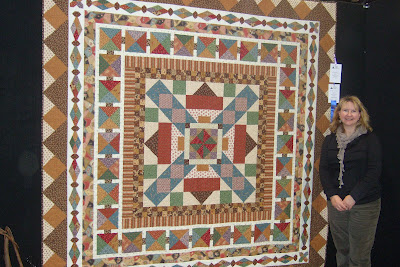 black gate quilt winning 1st prize